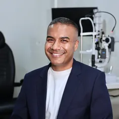 Dr. Sachin Bawa, Founder and Ophthalmologist at iSurgeon